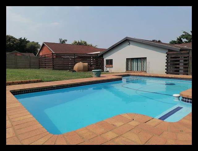 4 BEDROOM HOUSE FOR SALE IN VELD EN VLEI
